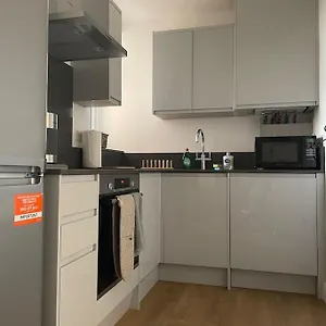 Apartment Family Friendly New Flat At London Gants Hill Station Near Ilford