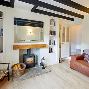 https://host-stay-rose-cottage-pickering.yorkshirehotels.net