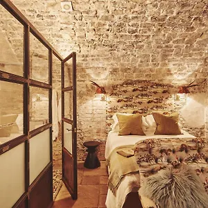 https://alium-cottage.cardiffhotelswales.com